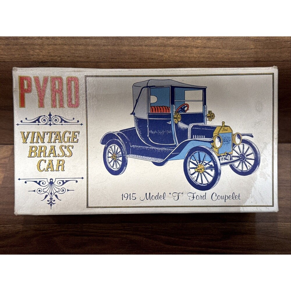 Pyro 1915 Model T Ford Coupelet Model Kit 1:32 Unassembled Brass Finish